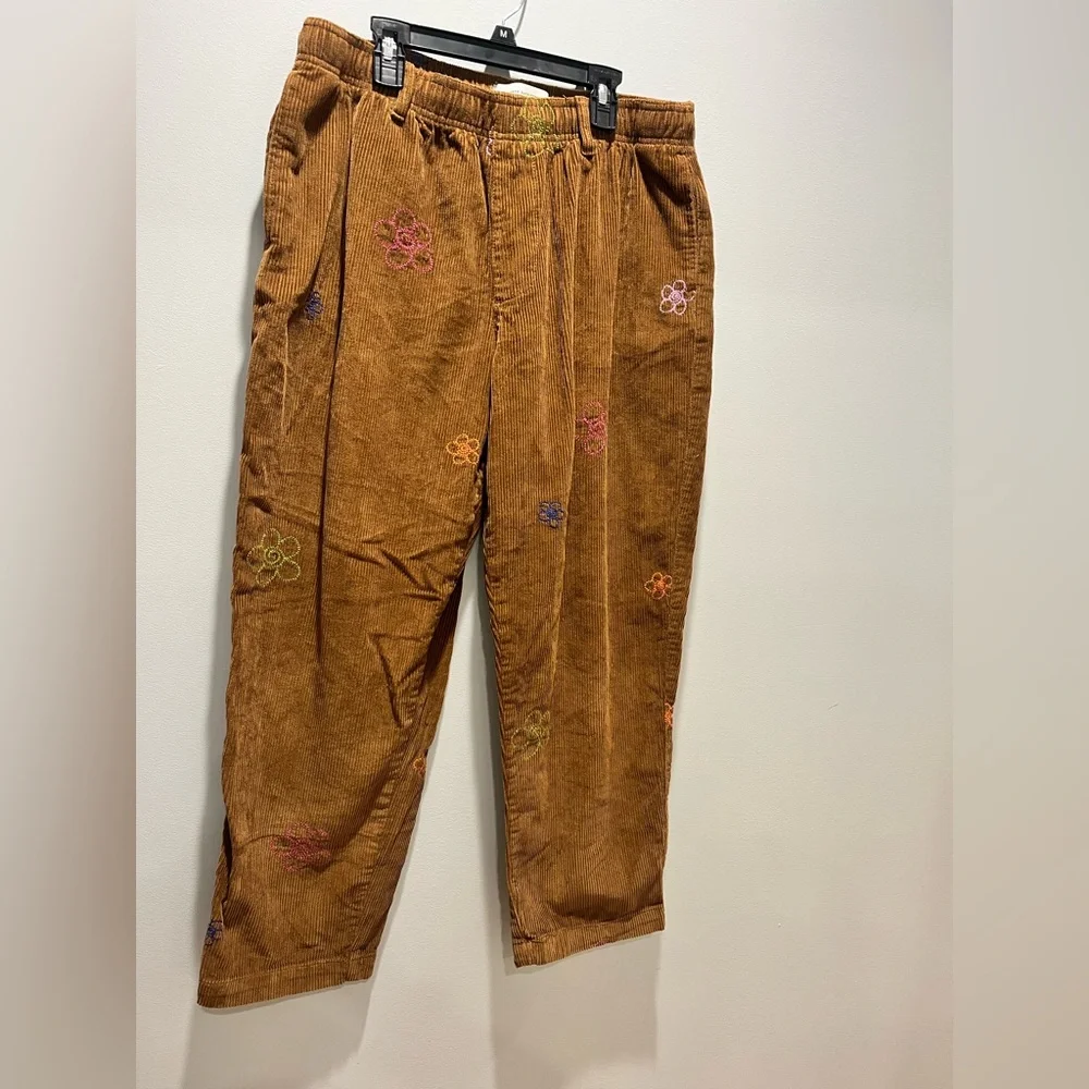 Women's Urban Outfitters Daisy Embroidered Corduroy, LARGE‎